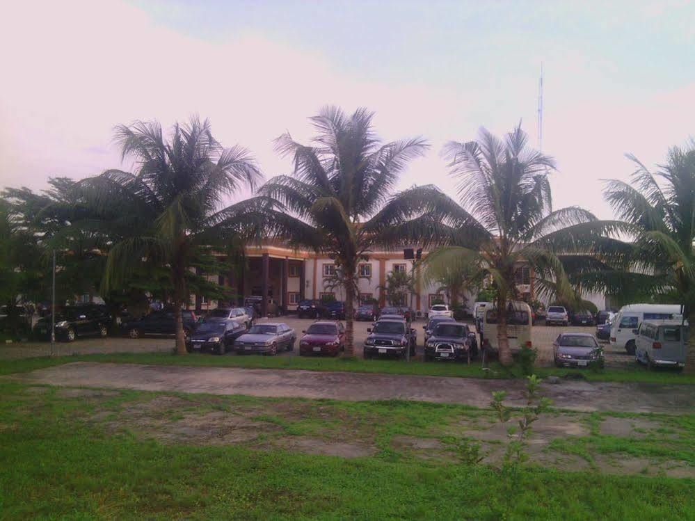 Tiffany Hotel And Towers Imogwu-Agwa Buitenkant foto