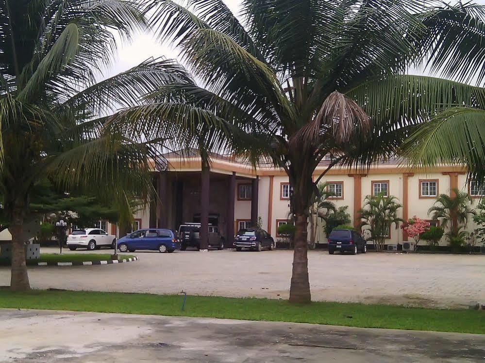 Tiffany Hotel And Towers Imogwu-Agwa Buitenkant foto