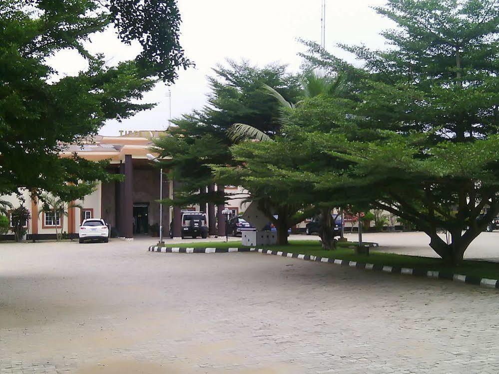Tiffany Hotel And Towers Imogwu-Agwa Buitenkant foto